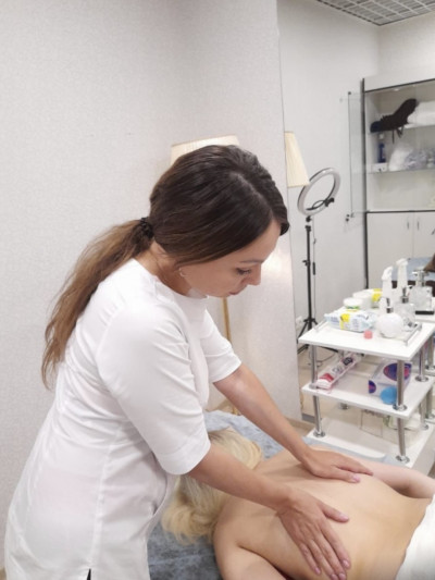 Частная массажистка Алина 